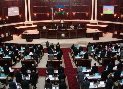 Parlamentin 2 komissiyasi yenidən təşkil olundu